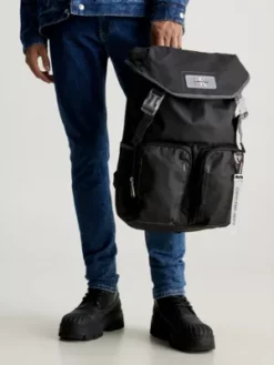 Calvin Klein Sac à Dos à Rabat Enduit -Pas Cher Calvin Klein Magasin K50K511054 BDS alternate2