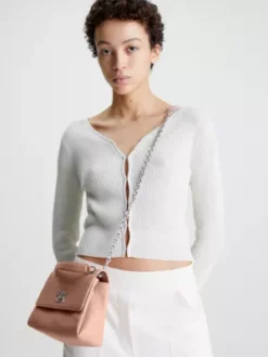 Calvin Klein Sac En Bandoulière Modulable En Matière Recyclée 10 Calvin Klein Sac En Bandoulière Modulable En Matière Recyclée -Pas Cher Calvin Klein Magasin K60K609395 TQP alternate2