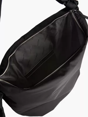 Calvin Klein Grand Sac Hobo Recyclé 5 Calvin Klein Grand Sac Hobo Recyclé – Image 3