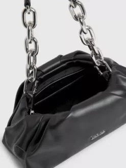 Calvin Klein Petite Minaudière En Bandoulière Modulable En Matière Recyclée 13 Calvin Klein Petite Minaudière En Bandoulière Modulable En Matière Recyclée -Pas Cher Calvin Klein Magasin K60K610423 BAX alternate5