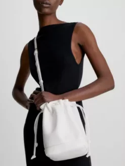 Calvin Klein Petit Sac Seau Recyclé 9 Calvin Klein Petit Sac Seau Recyclé -Pas Cher Calvin Klein Magasin K60K610450 YAF alternate2