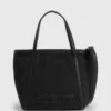 Calvin Klein Petit Sac Tote Perforé -Pas Cher Calvin Klein Magasin K60K610674 BAX main