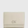 Calvin Klein Portefeuille à Trois Volets En Matière Recyclée -Pas Cher Calvin Klein Magasin K60K610969 PEA main