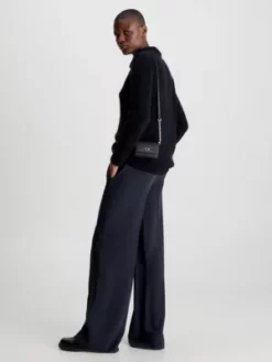 Calvin Klein Sac Avec étui Portefeuille à Trois Volets En Matière Recyclée -Pas Cher Calvin Klein Magasin K60K611010 BAX alternate1