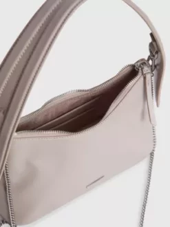 Calvin Klein Petit Sac En Bandoulière En Cuir Végan 11 Calvin Klein Petit Sac En Bandoulière En Cuir Végan -Pas Cher Calvin Klein Magasin K60K611023 PE1 alternate4