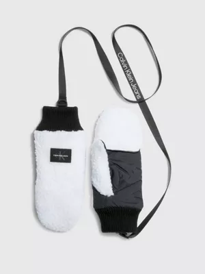 Calvin Klein Mitaines En Sherpa Doux 3 Calvin Klein Mitaines En Sherpa Doux