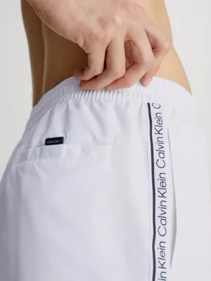 Calvin Klein Short De Bain Court Avec Cordon De Serrage - Logo Tape 6 Calvin Klein Short De Bain Court Avec Cordon De Serrage - Logo Tape – Image 4