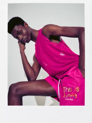 Calvin Klein Short De Bain Mi-long Avec Cordon De Serrage - Pride 8 Calvin Klein Short De Bain Mi-long Avec Cordon De Serrage - Pride – Image 6