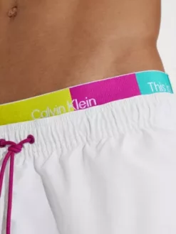Calvin Klein Short De Bain Court Avec Double Ceinture - Pride 11 Calvin Klein Short De Bain Court Avec Double Ceinture - Pride -Pas Cher Calvin Klein Magasin KM0KM00894 YCD alternate3